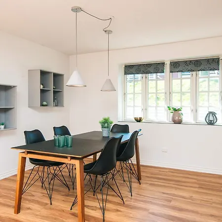 16 Person In Aabenraa-by Traum * Aabenraa